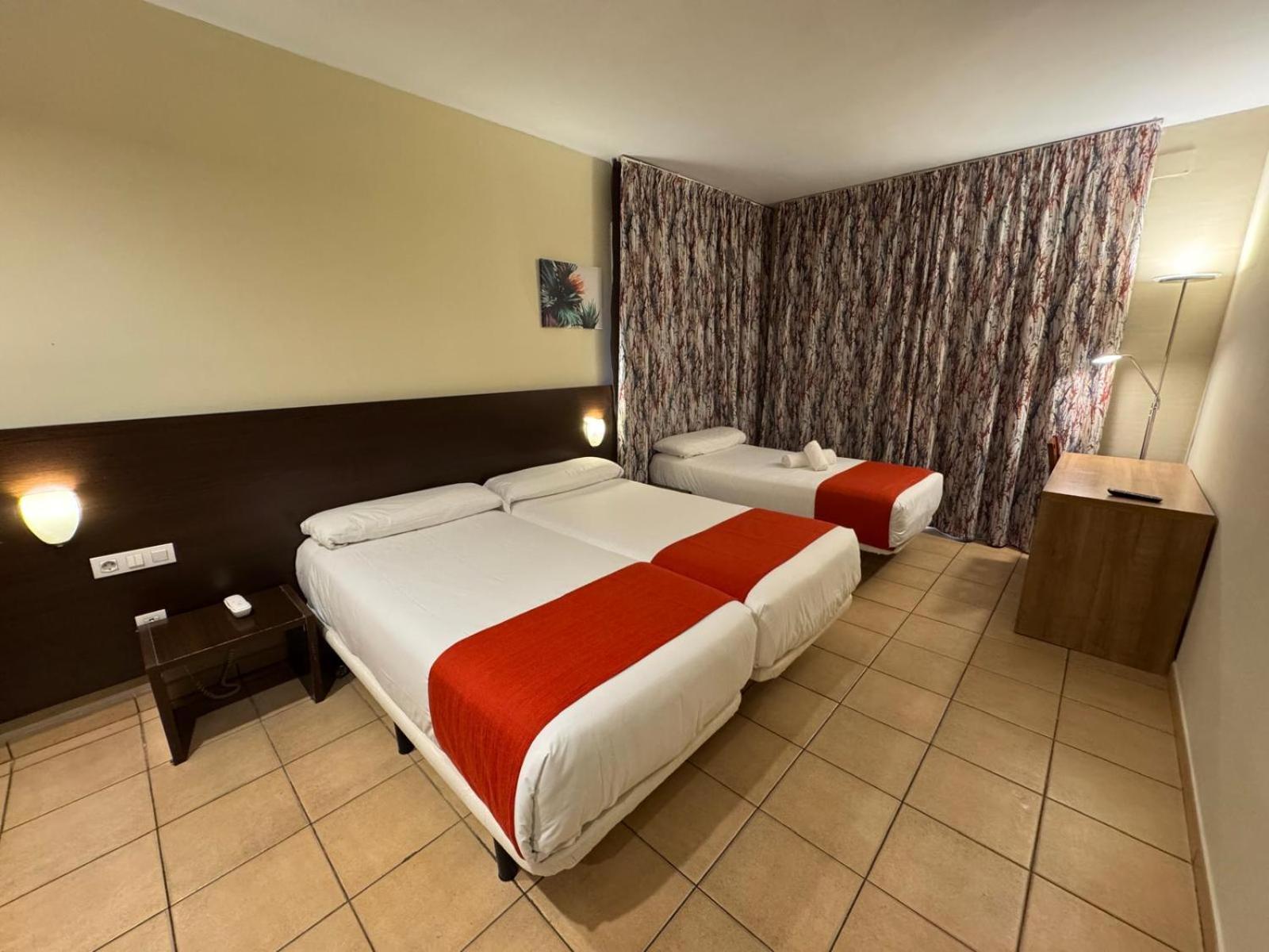 Hotel Canal Olimpic Castelldefels Εξωτερικό φωτογραφία